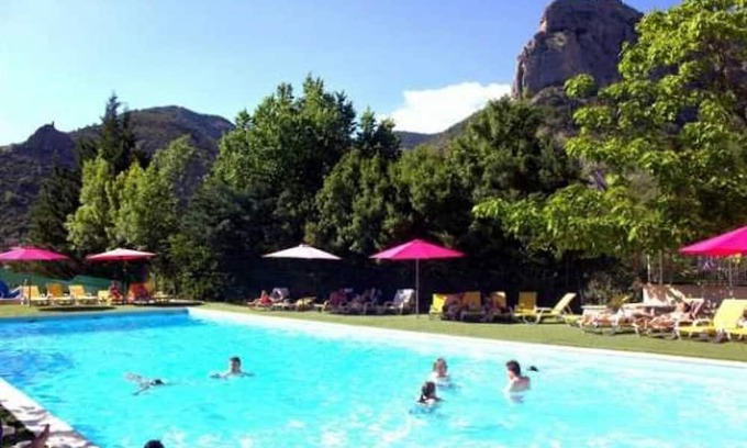 Orpierre Casa | Camping 4 étoiles - Piscine - eeeadg