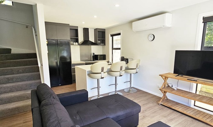 Wellington Casa | A newly built 3 Bedroom and Garage home at the city fringe!