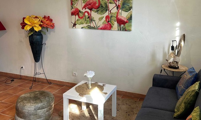 Bellegarde Apartamento | Homerez - Appartement for 2 ppl. with shared pool and terrace at Bellegarde