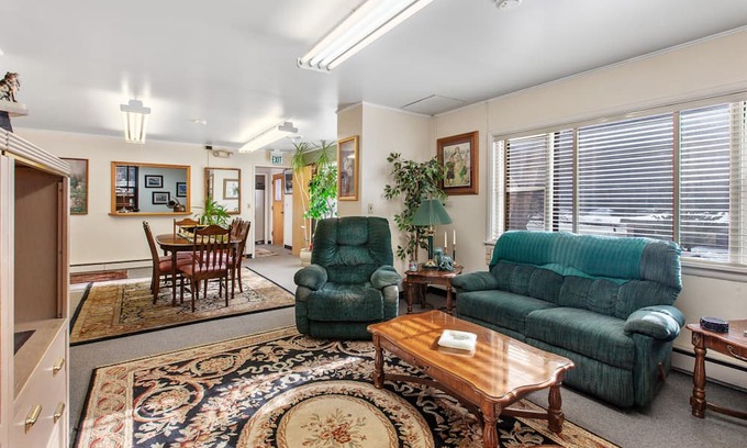 Silverton Casa | 3 BR 1 BA historic brick house w/fire pit & ample parking - 5 mins from Wallace
