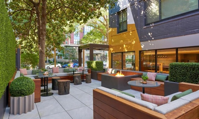 Logan Circle Casa | 2 Standard Two Queens at Viceroy Washington DC, Bring Your Pets, Onsite Pool!