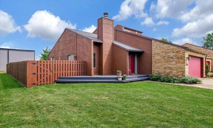 Savoy Casa | The Lincoln-Altgeld Legacy Home