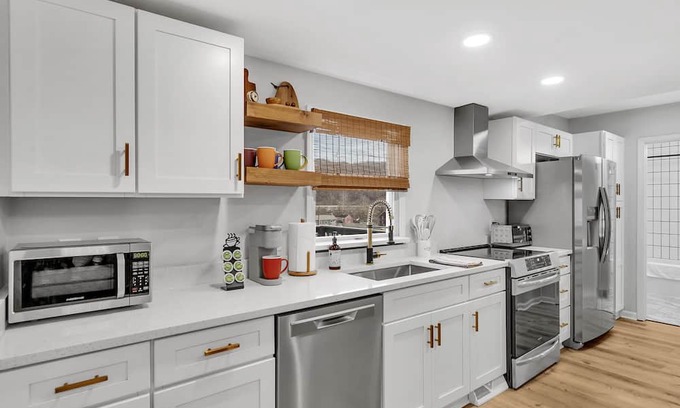 Lowber Cabaña | Cozy cottage overlooking the Great Allegheny Passage Trail