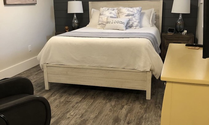 Cobourg Casa | A cozy 5 star, 1 bedroom, 1 bath in downtown Cobourg . Newly built in 2020!