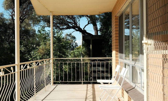 Canberra Casa | 3Brs-Secluded/Spacious/Petfriendly