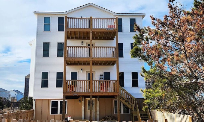 Rodanthe Casa | Oceanfront on Beautiful Hatteras Island. Bring Fido!