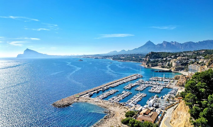 Pueblo Mascarat Apartamento | Apartment 'Altea Dorada' with Sea View, Wi-Fi and Air Conditioning