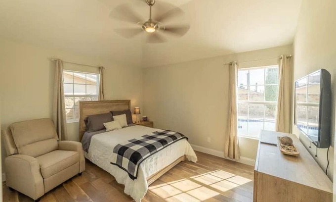 Sunrise Acres Casa | Northeast Spacious Home. Warmth, Cheer & Joy Await