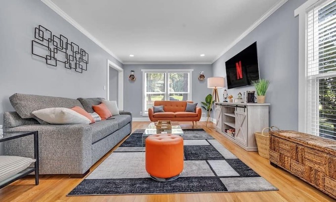 Decatur Casa | NEW! Modern Luxury w/ Pool Table 3BR|5BD Sleeps 10