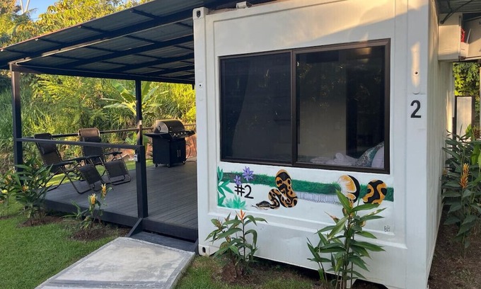 Roble Cabina | 2 Snake-Serpiente Invictus Jungle Villa 2 Queen