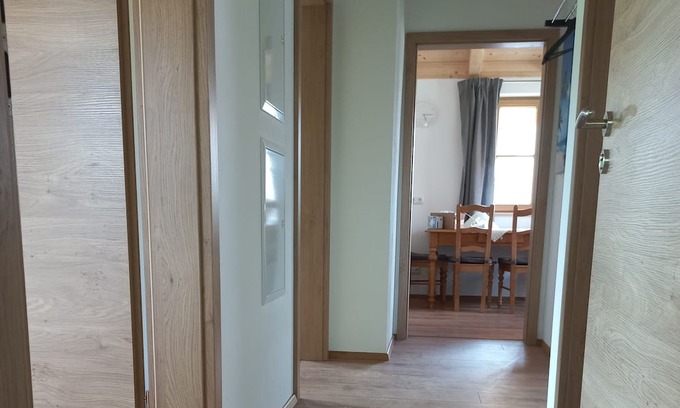 Munchen District Apartamento | Neugebaute Ferienwohnung in Einer Ländlichen Umgebung