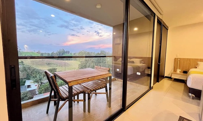 Rionegro Casa | Room in Studio - Suite Hotelera - A 5 Minutos del Aeropuerto