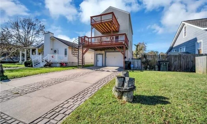 Buckroe Beach Casa | Blue Haven Summary: T