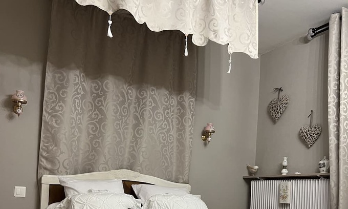 Purgerot Cama Y Desayuno | Dans Maison du Xviiième Siècle, Deux Jolies Chambres D'hôtes Décorées Avec Soin!