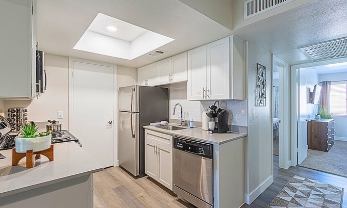 Paradise Valley Village Apartamento | Bliss at Mezzo Pad -Walk to Dine and Shop and Golf-C254
