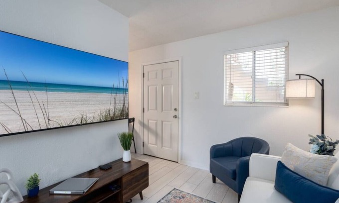 Cape Caneveral Beach Gardens Condominio | Cozy Condo in Cape Canaveral - Minutes from Port!