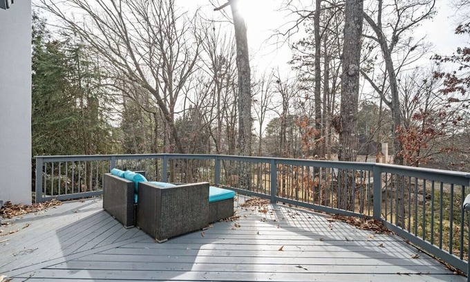 Roswell Casa | Roswell Luxury: 7 BD 5.5 BA 2LVG