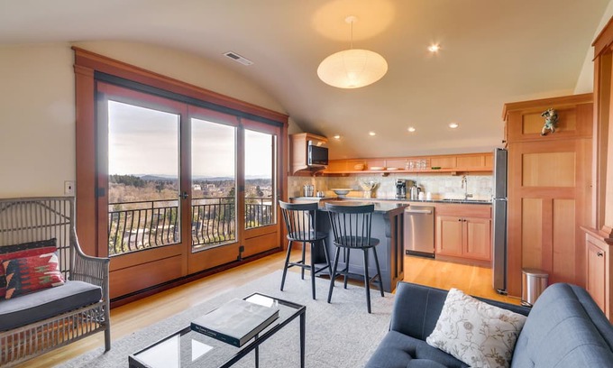Lair Hill Apartamento | Southwest Portland Apartment ~ 3 Mi to Downtown!