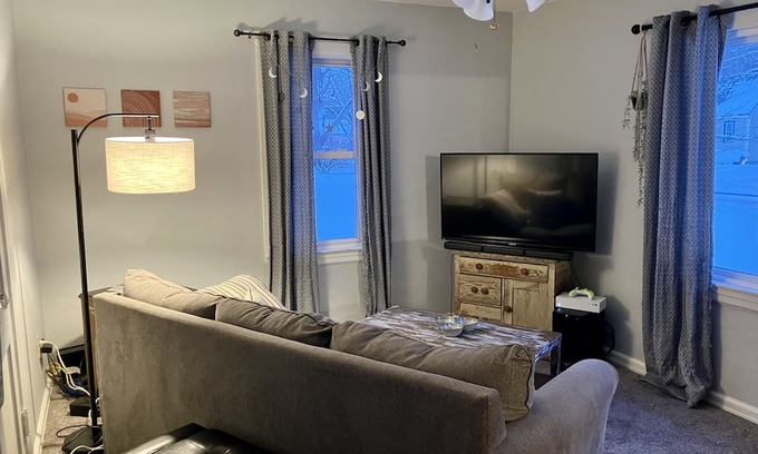 Kalamazoo Casa | This charming bungalow is located 5 minutes from downtown! A cozy family home.