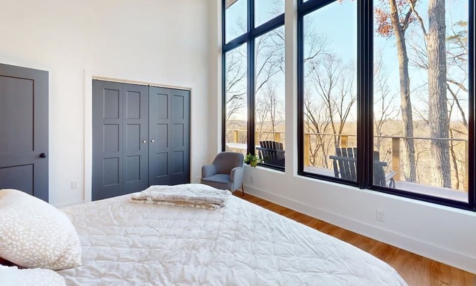 Westminster Casa | The Hilltop Hideaway at Lake Hartwell