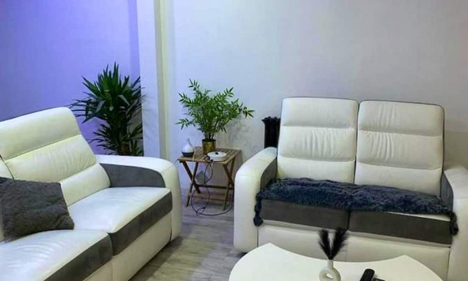 Longvic Casa | Homerez - Amazing house for 12 ppl. with jacuzzi, garden and terrace at Longvic