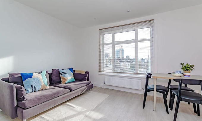Broad Green Apartamento | Luxury apartment with workspace