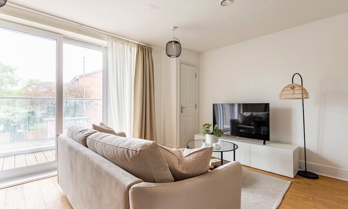 Epsom Apartamento | Modern Luxury Flat With Sofa Bed in Epsom/Surrey