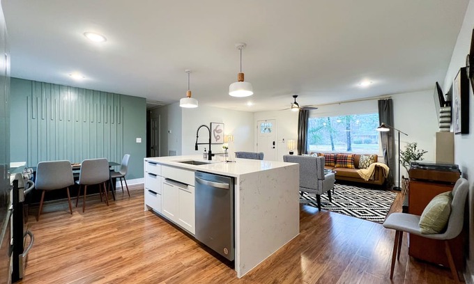 Morrisville Casa | Midcentury Meets Morrisville Minutes to RDU