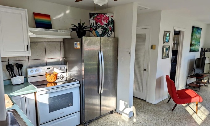 Mango Groves Cabaña | Downtown Lake Worth Beach Casita