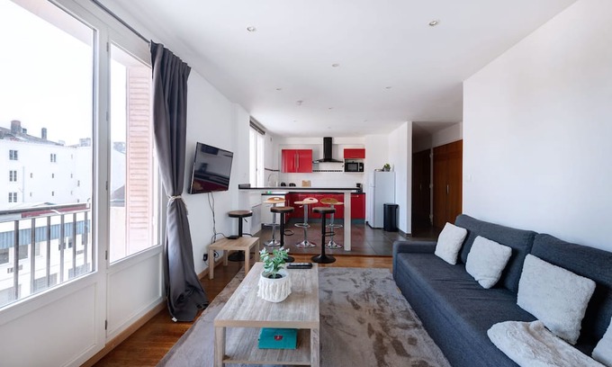 Saint Michel - Mairie Apartamento | Apartment-Private Bathroom