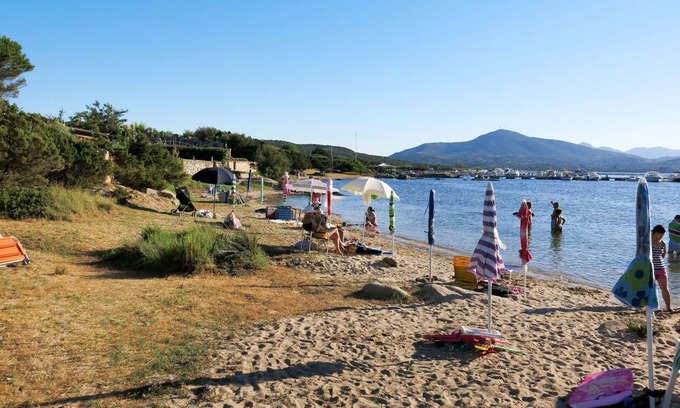 Porto Rotondo Apartamento | Lovely apartment for 2 guests with WIFI, pool, A/C, TV, terrace, pets allowed and parking