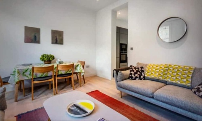 Highbury West Apartamento | Former Victorian bakery in Highbury by MoreThanStays