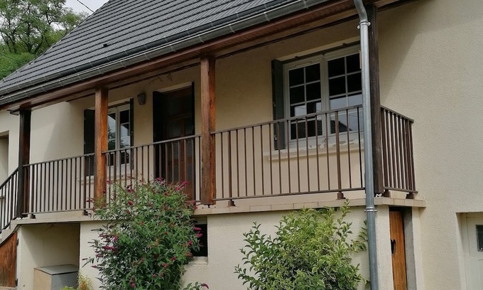 Bard-le-Regulier Casa | Vrbo Property