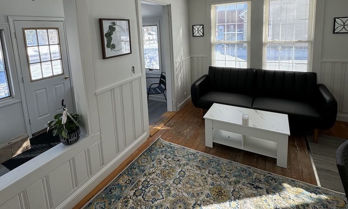 Sebago Casa | Cozy Home 1 bedroom, 1 bathroom home in Sebago, Maine next to Sebago Lake!
