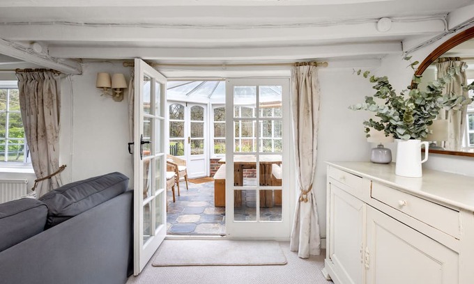 Steyning Cabaña | The Milkhouse