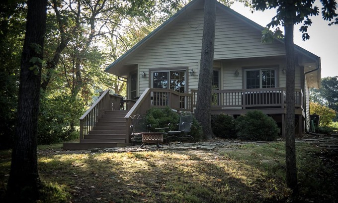 Carbondale Cabina | Hot Tub Cabin- In the Heart of Shawnee Wine Trail