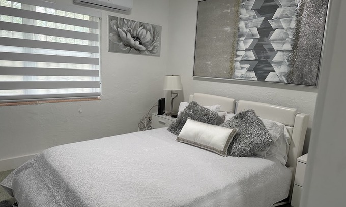 East Little Havana Villa | Villa Clara Suite-Little Havana