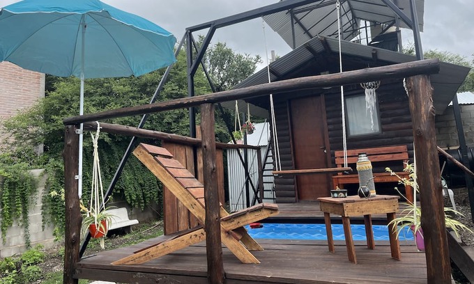 Río Ceballos Cabina | Hidden cabin in Unquillo, small pool, and garden…