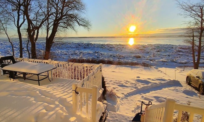 Saint-Jean-de-l'lle-d'Orleans Chalet De Esquí | Vrbo Property