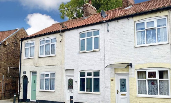 Aldbrough Casa | 2 bed, dog friendly cottage, in picturesque East Yorkshire coastal village.