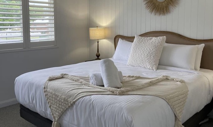 Blayney Casa | The Albion - Light & Cosy