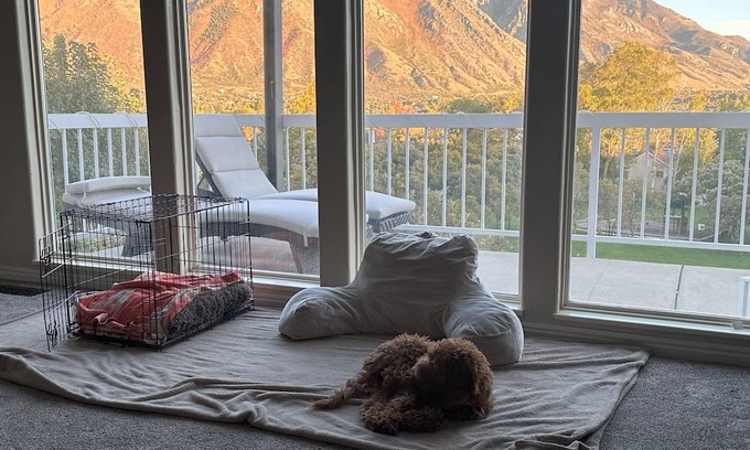 Alpine Casa | Stunning mountain and valley views this Alpine home is conveniently located.