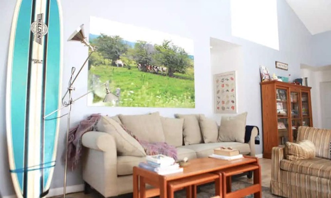 Clearwater Beach Casa | Sun Drenched East Hampton Springs Retreat with Private Beach Pass