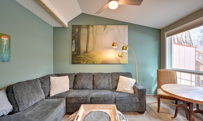 Crestone Apartamento | Cozy Crestone Vacation Rental w/ Mountain Views!