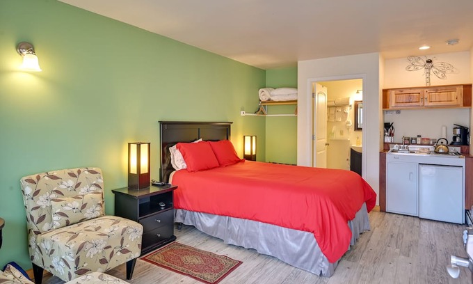 Crestone Apartamento | Pet-Friendly ‘Fifth Dimension’ Studio in Crestone!