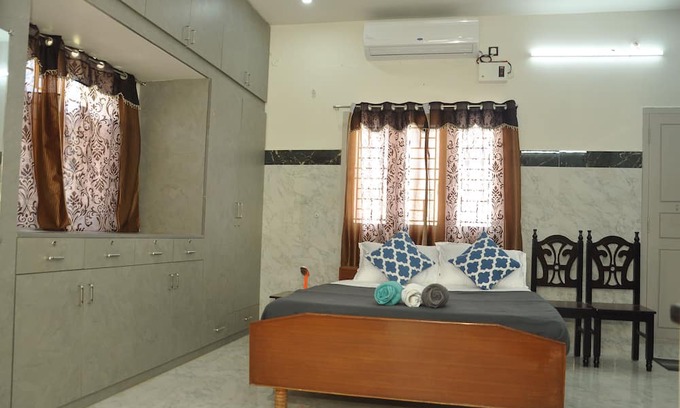 Thanjavur Casa | Roof-top stay in a new-built house in the centre of city.