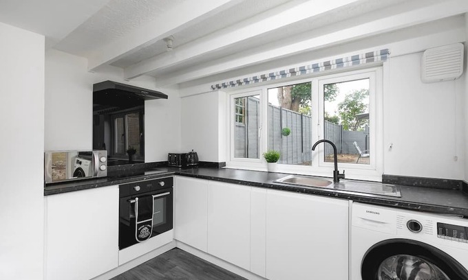 East Finchley Apartamento | Skyvillion - Cozy 2 Bed Cottage In East Finchley