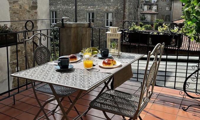 Bergamo Apartamento | Vrbo Property