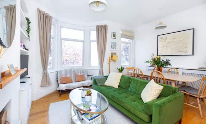 Hoe Street Apartamento | Vibrant 2BR Flat in Walthamstow, 5 min to Tube