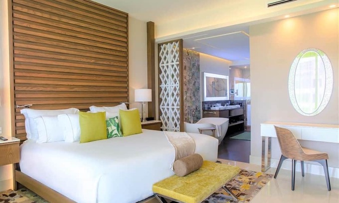 Playa Mujeres Complejo | NEW LUXERY 5 DIAMONDS, WITH BEATIFULL FRONT BEACH RESORT, EXCEPTIONAL SERVICE